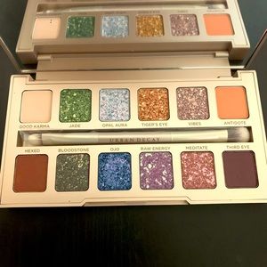 🔥 NWOT Urban Decay Stoned Vibes Eyeshadow Palette